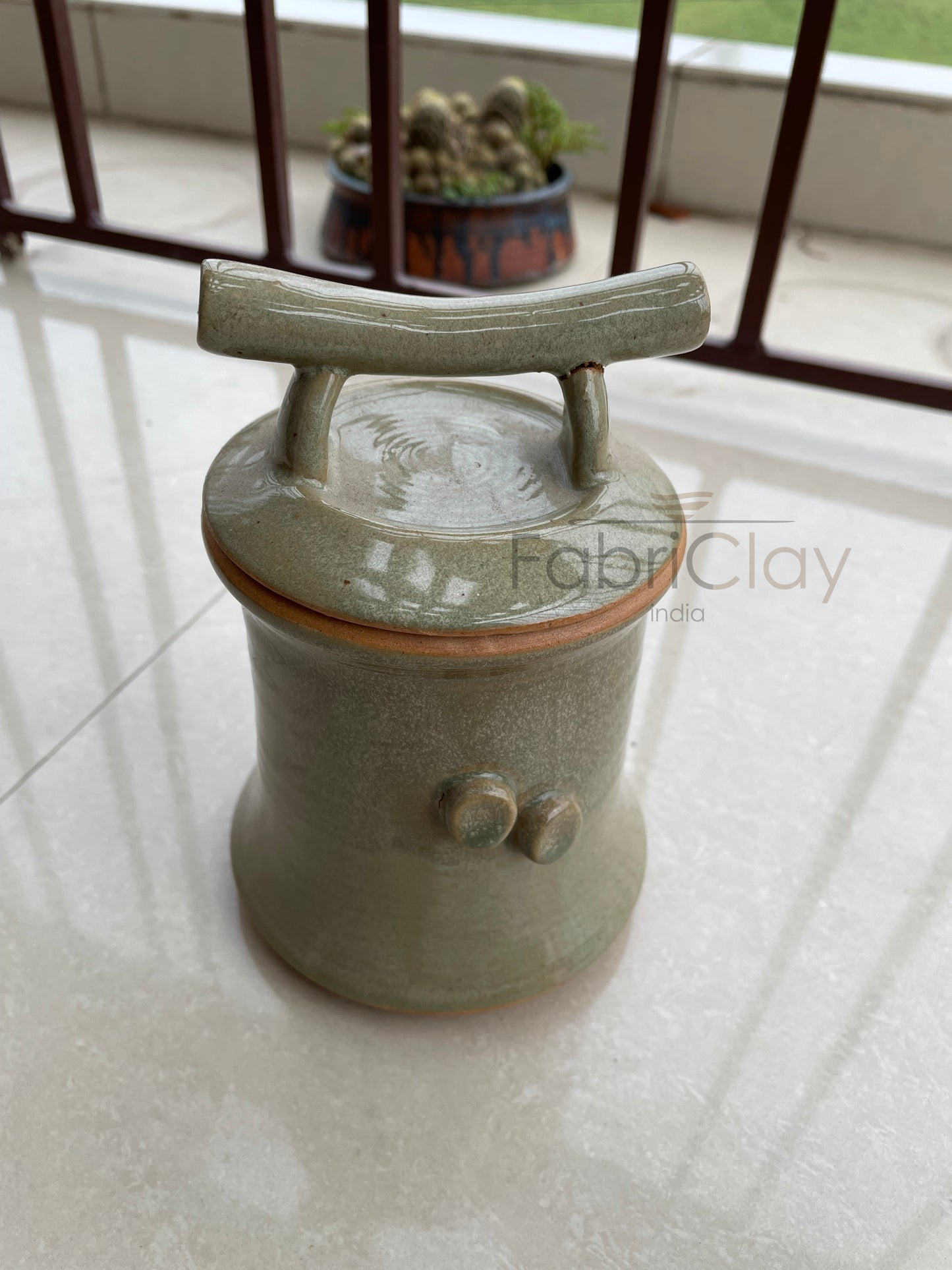 Stoneware kitchen container